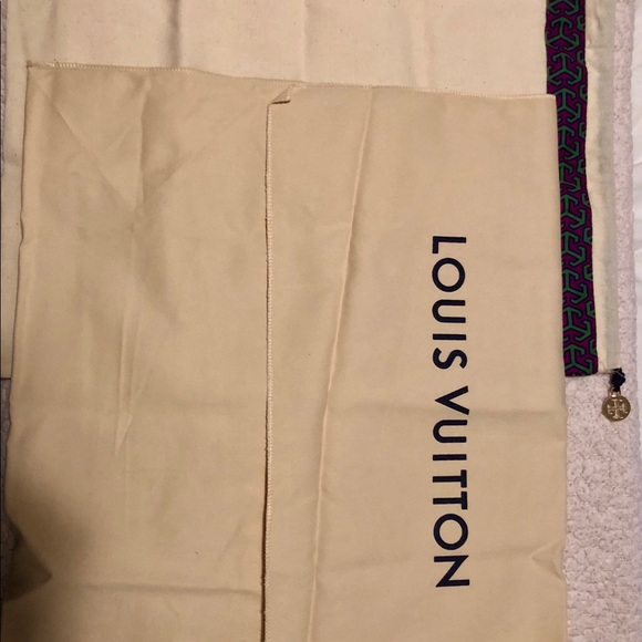 louis vuitton dust bag blue letters